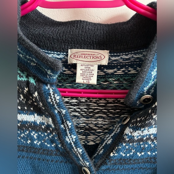 Northern Reflections vintage sweater vest. - Picture 4 of 4